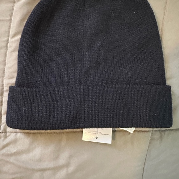 Kate Spade Black w/ Bow Beanie - Picture 5 of 6